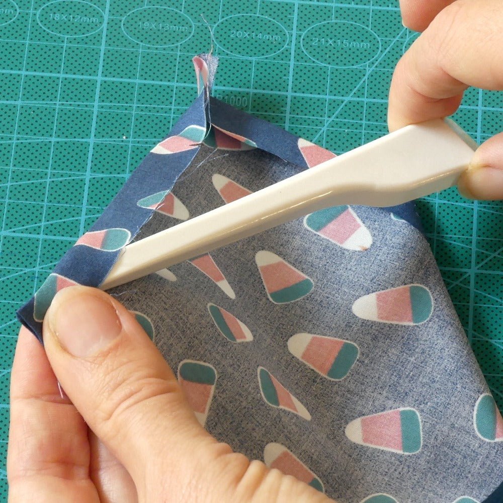 Pushing out a corner with the finger press