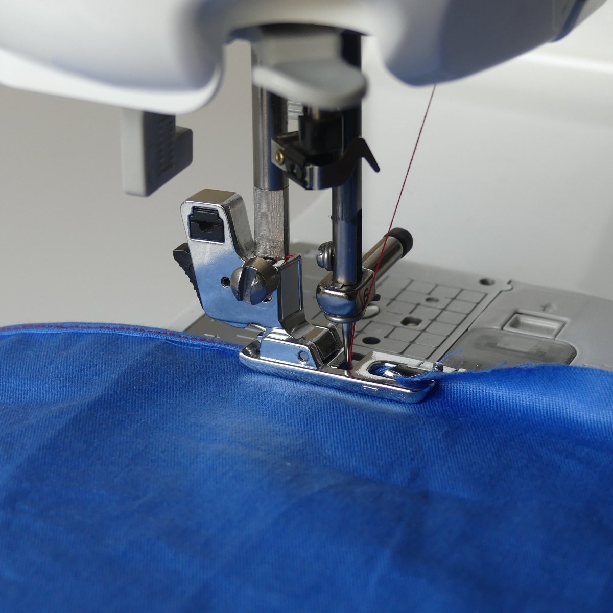 Using the Narrow Hem Foot to make a rolled hem