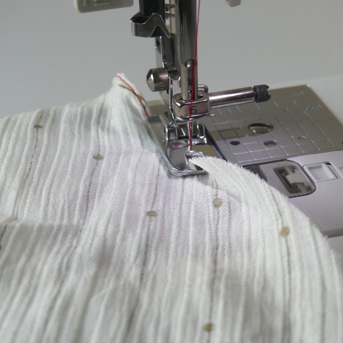 Hemming with the Narrow Hem Foot