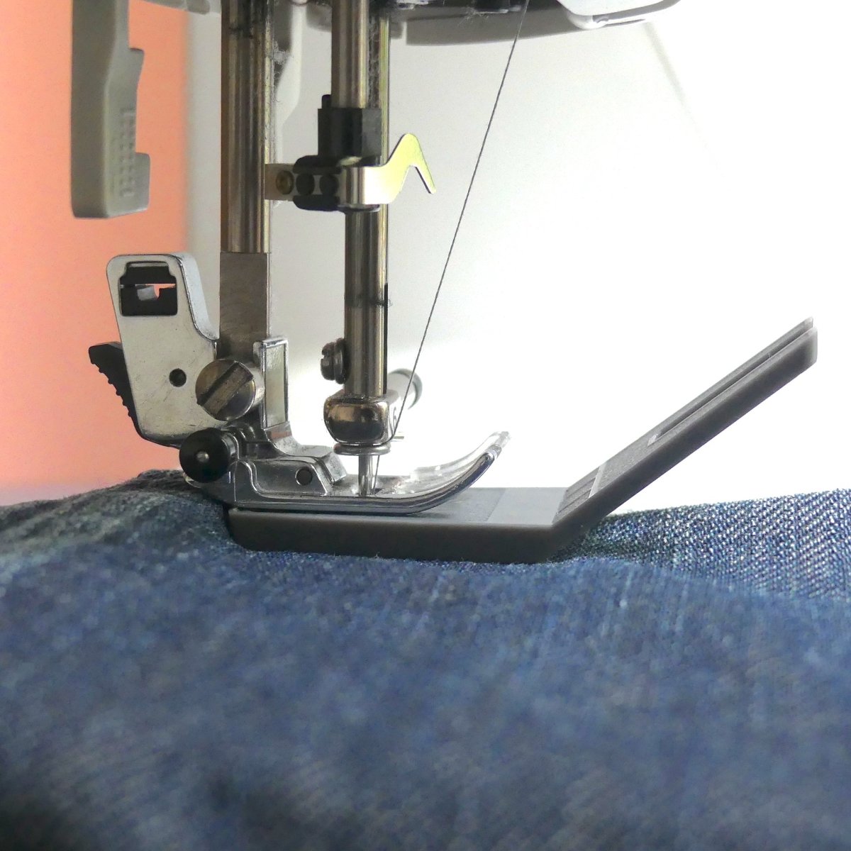 Bulky Seam Jumper keeping foot level after a seam.