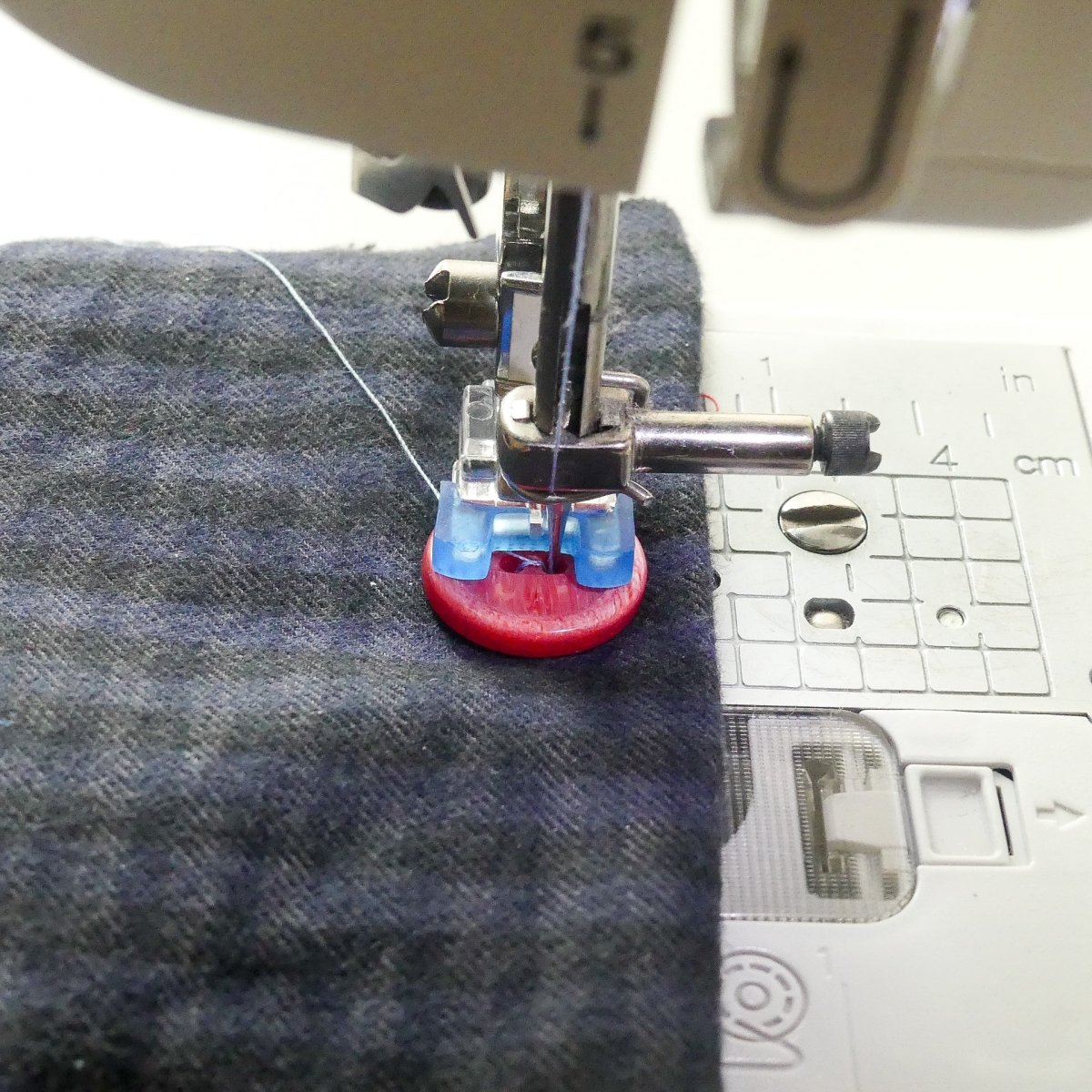 Button Presser Foot - How to Sew a Button Easily