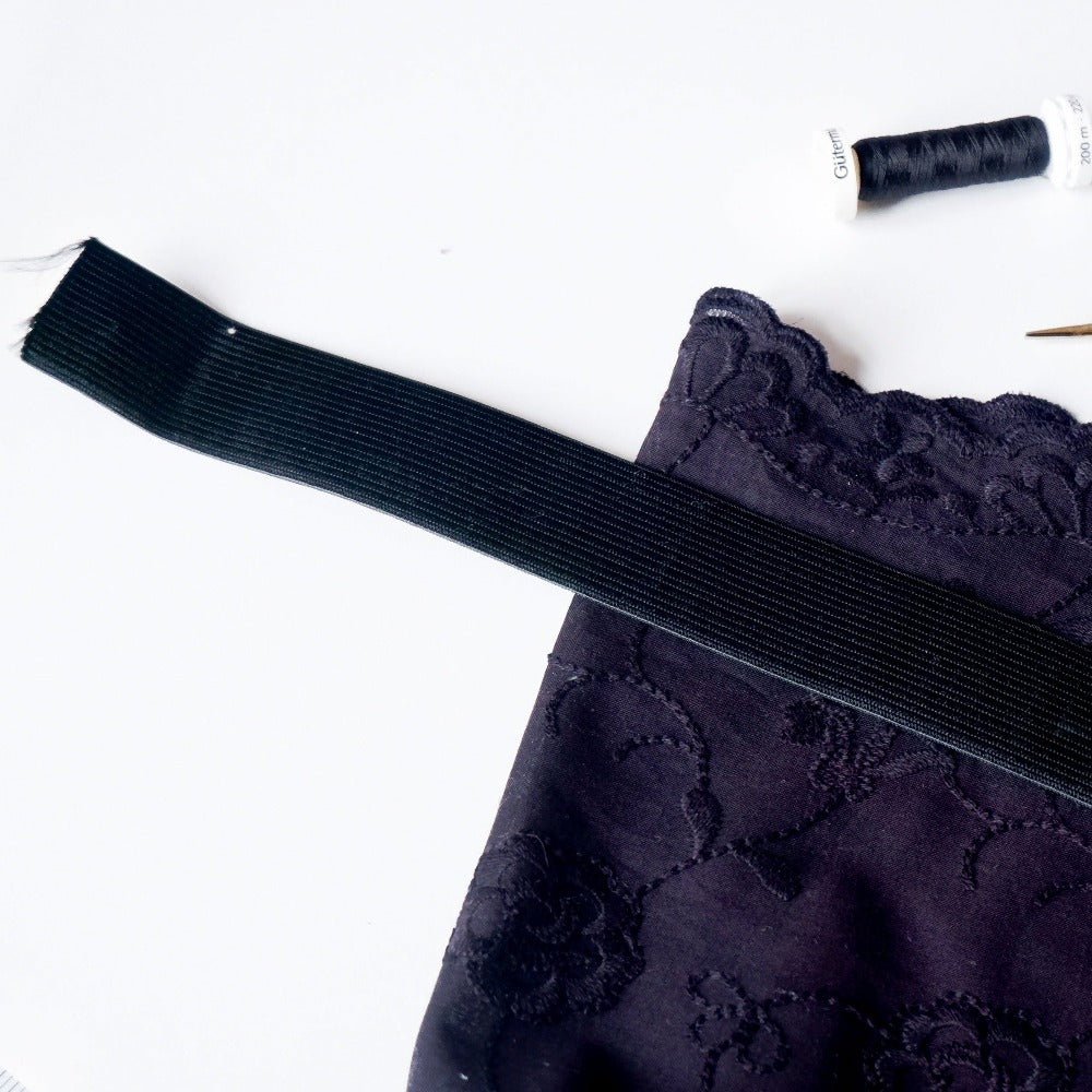 Fantastic Elastic being shown with lacey fabric