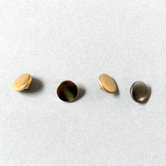 2 colors of buttons of the metal snap button set on display