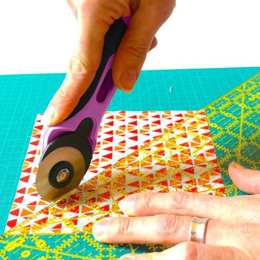 Rotary Cutter, Blades & Mat Bundle - 45 mm - MadamSew