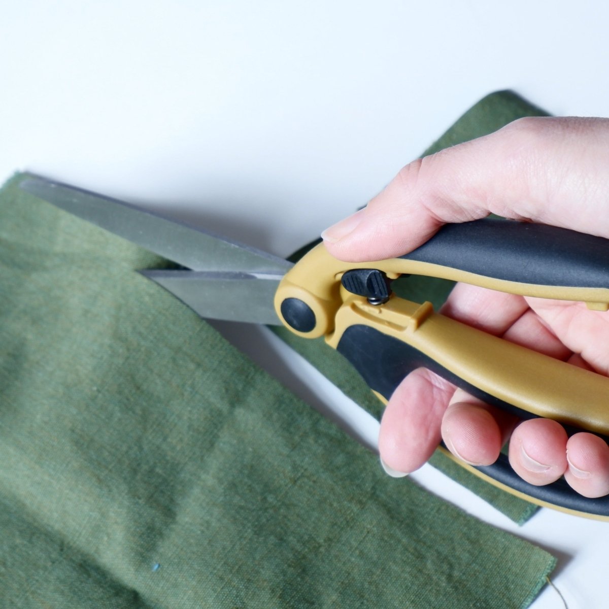 Spring Scissors Sewing Spring Loaded Fabric Scissors for Sewing – MadamSew